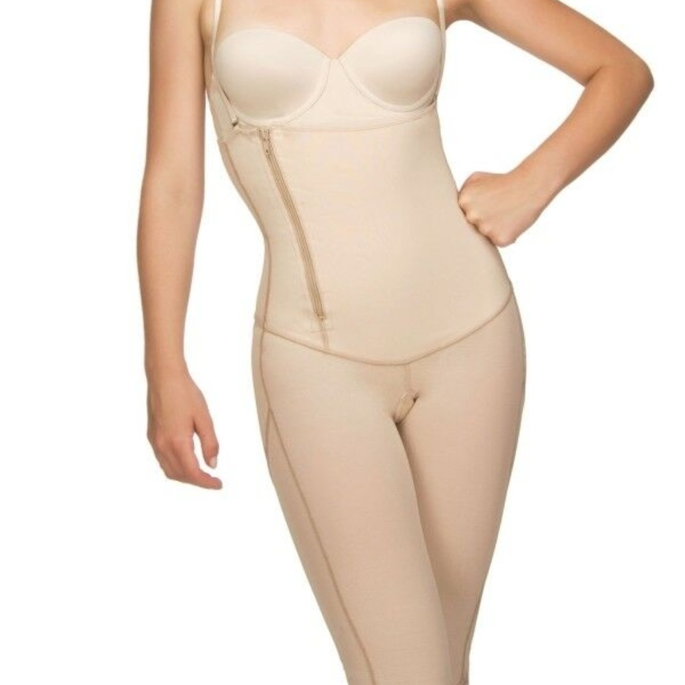 VEDETTE. 316. Dual Control Full Bodysuit